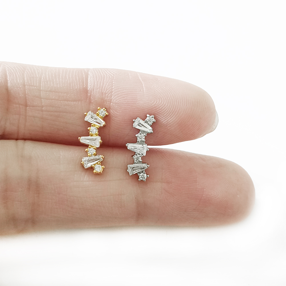เพชรสังเคราะห์เกลียวภายใน labr - Flat Back Labret Stud บทวิจารณ์และราคา